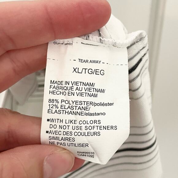 Men’s Under Armour Loose Fit Heat Gear Polo - Picture 3 of 3